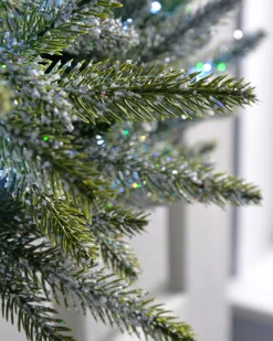 WeRChristmas Pre-Lit Frosted Fir Wreath, 50 Cm^ Plain Wreaths|Pre Lit Wreaths