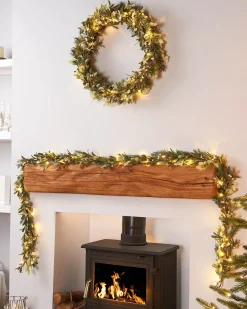 WeRChristmas Pre-Lit Frosted Mistletoe Wreath, 76 Cm^ Decorated Wreaths|Pre Lit Wreaths