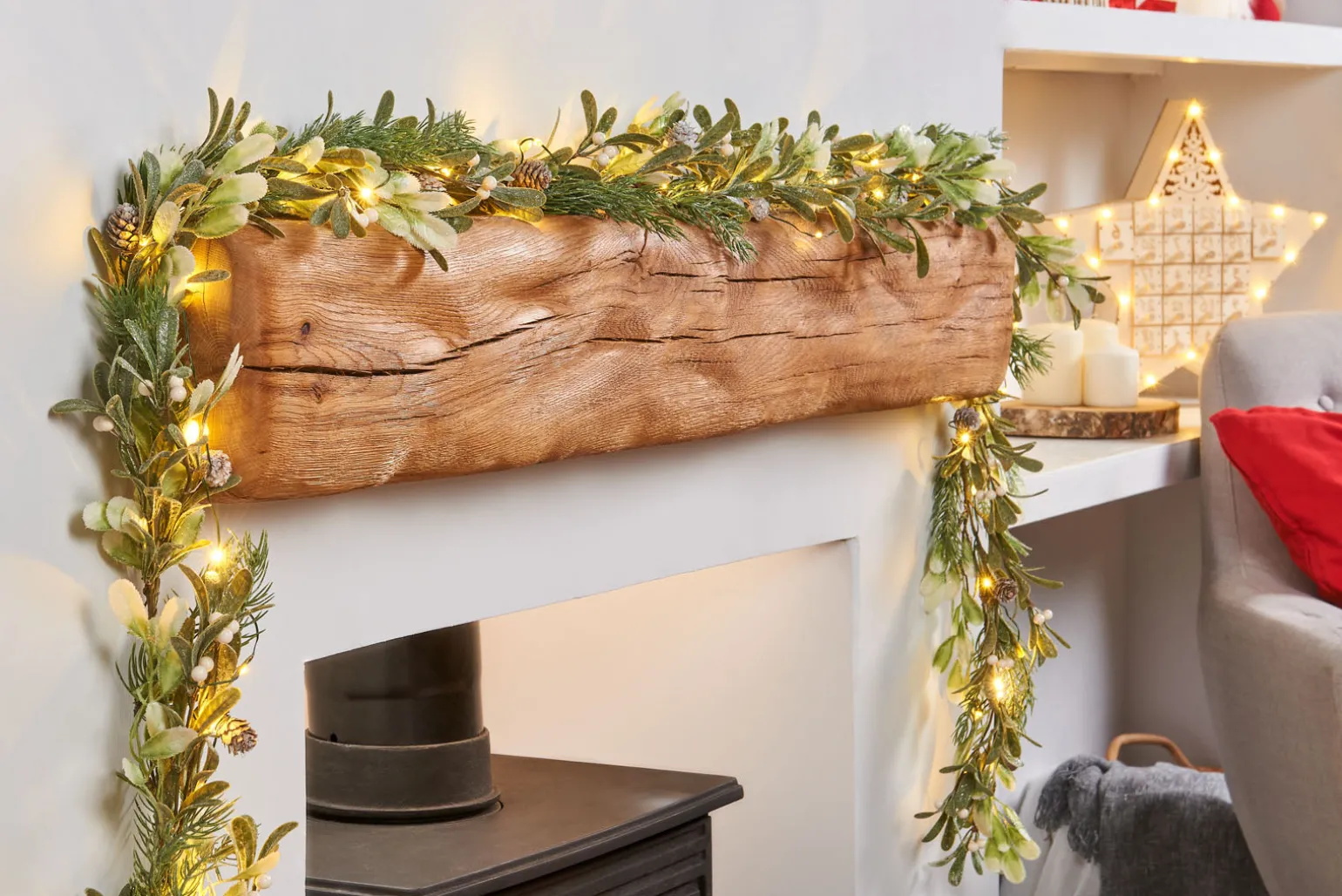 WeRChristmas Pre-Lit Frosted Mistletoe Garland, 9 Ft^ Decorated Garlands|Pre Lit Garlands