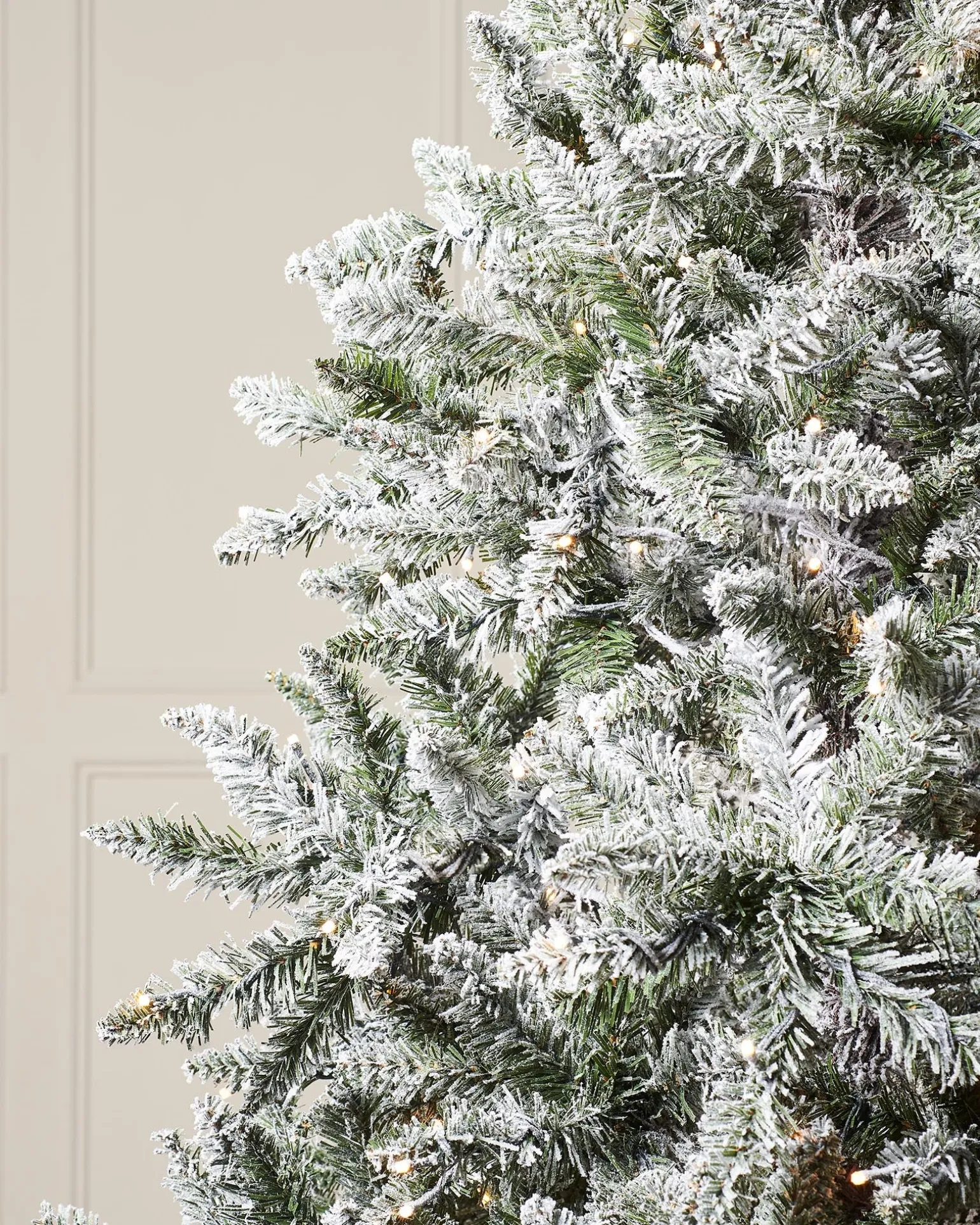 WeRChristmas Pre-Lit Full Bodied Snow Flocked Christmas Tree, 7 Ft^ Snow Flocked Christmas Trees|Pre Lit Christmas Trees