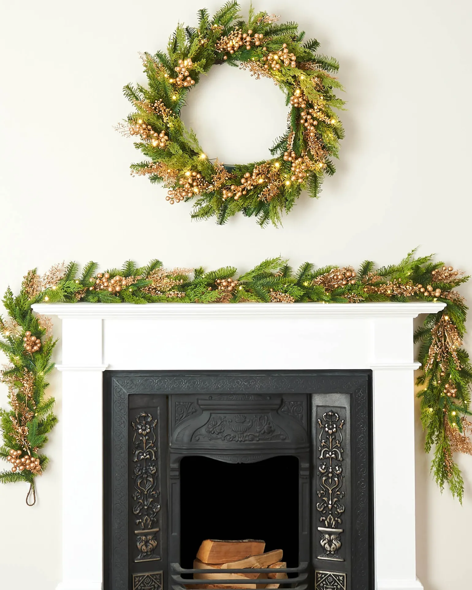 WeRChristmas Pre-Lit Gold Berry Mixed Tip Garland, 9 Ft^ Decorated Garlands|Pre Lit Garlands