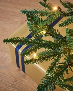 WeRChristmas Pre-Lit Grand Alaskan Fir Christmas Tree, 7 Ft^ Pre Lit Christmas Trees|Premium Christmas Trees