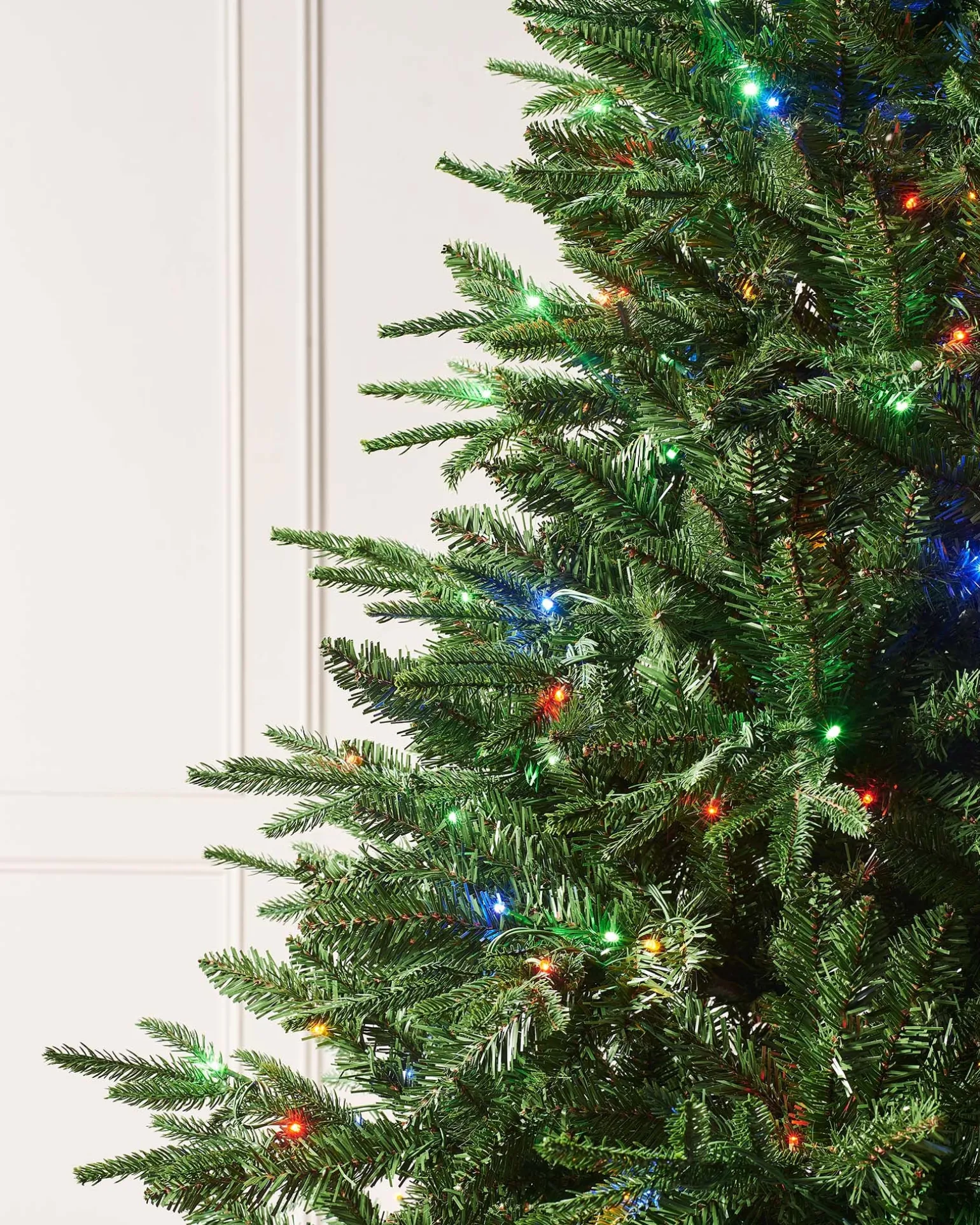 WeRChristmas Pre-lit Grand Alaskan Fir Christmas Tree, Dual Warm White, 8 Ft^ Premium Christmas Trees|Pre Lit Christmas Trees
