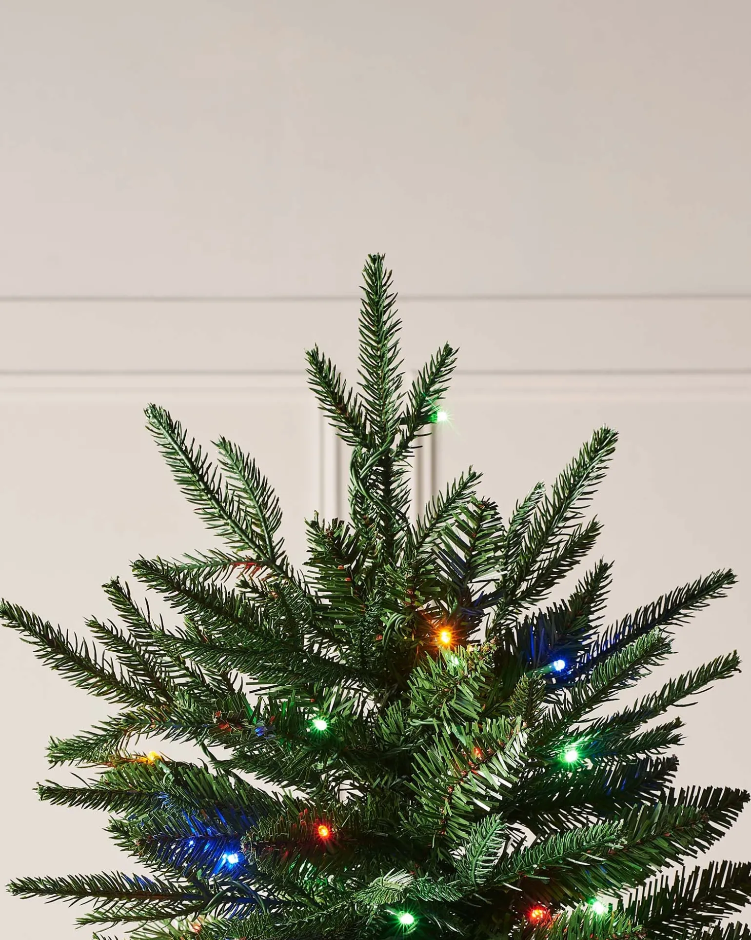 WeRChristmas Pre-lit Grand Alaskan Fir Christmas Tree, Dual Warm White, 8 Ft^ Premium Christmas Trees|Pre Lit Christmas Trees