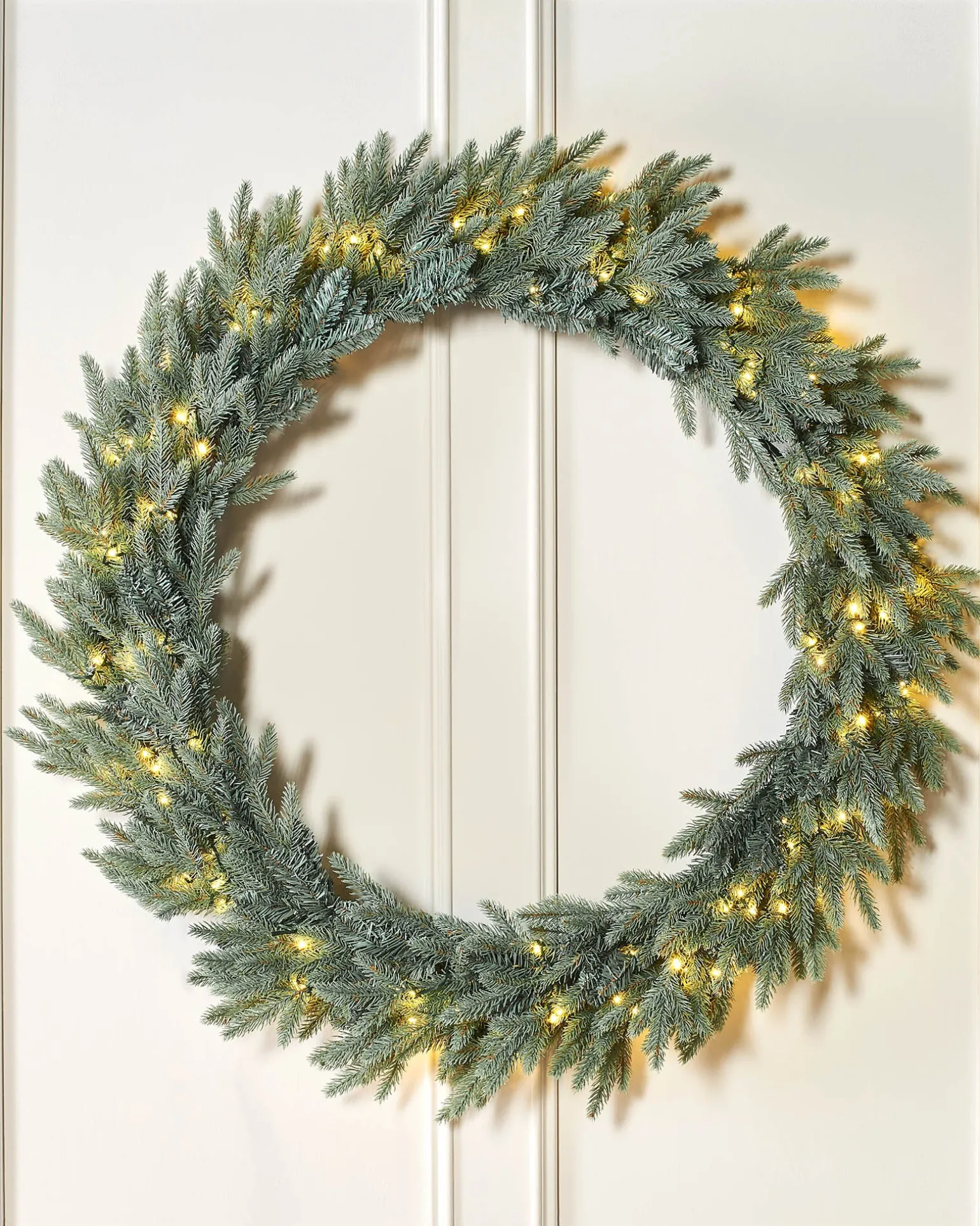WeRChristmas Pre-Lit Mixed Pine Blue Wreath, 1 M^ Extra Large Wreaths|Pre Lit Wreaths