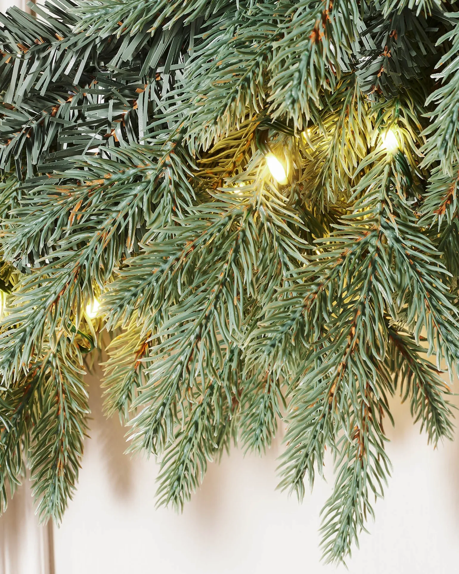 WeRChristmas Pre-Lit Mixed Pine Blue Wreath, 1 M^ Extra Large Wreaths|Pre Lit Wreaths