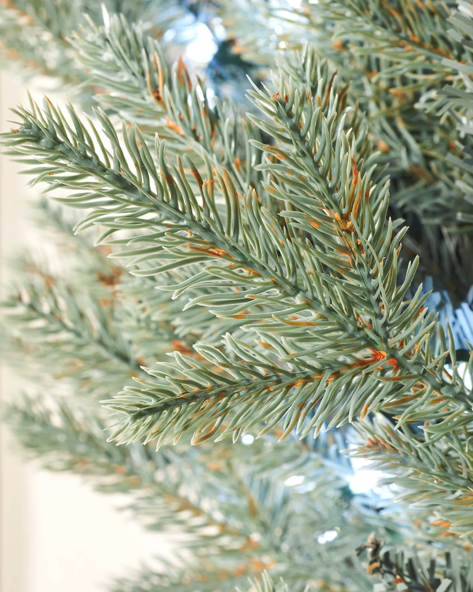 WeRChristmas Pre-Lit Mixed Pine Blue Wreath, 1 M^ Extra Large Wreaths|Pre Lit Wreaths