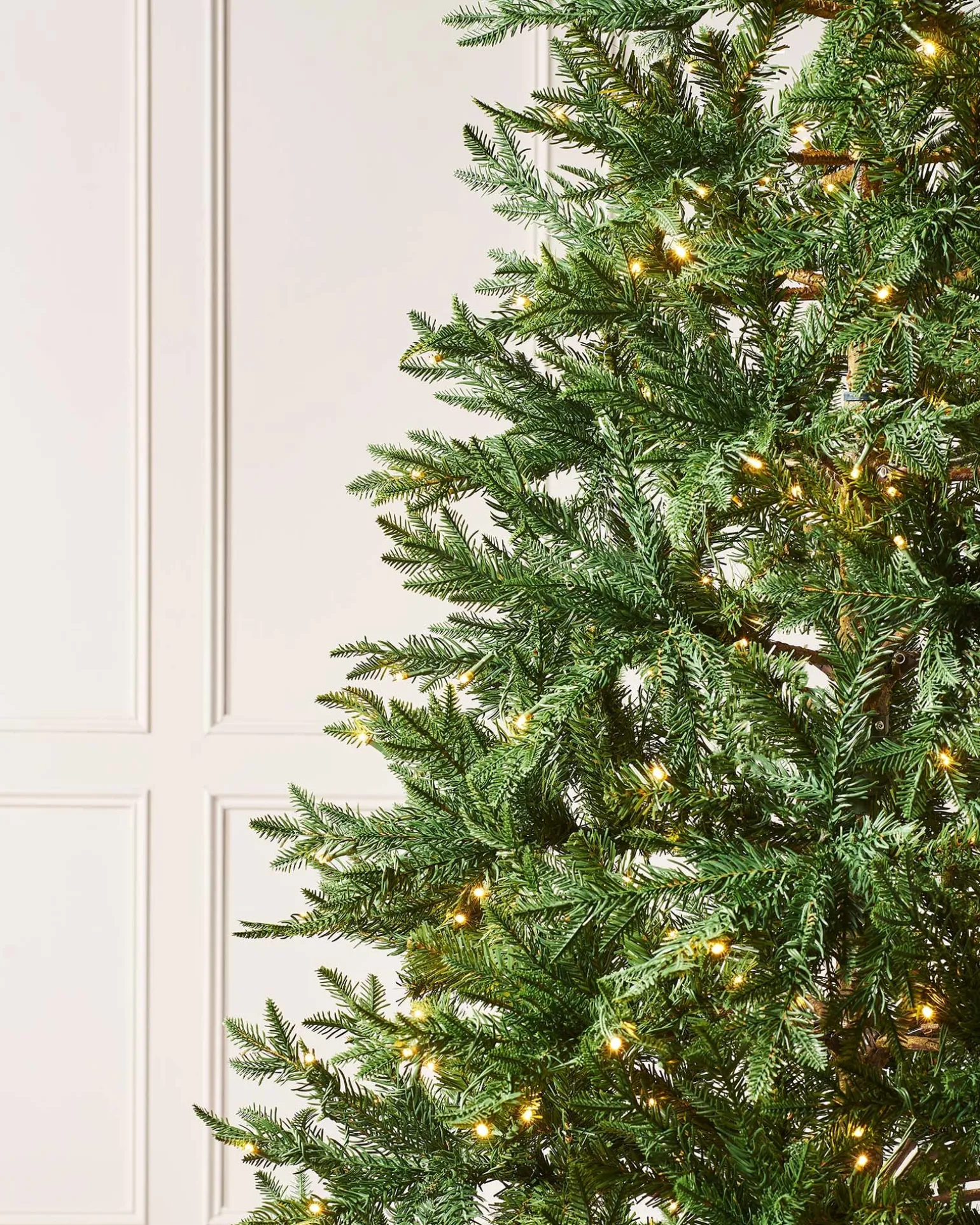WeRChristmas Pre-Lit Mixed Pine Natural Bark Christmas Tree, 8 Ft^ Pre Lit Christmas Trees