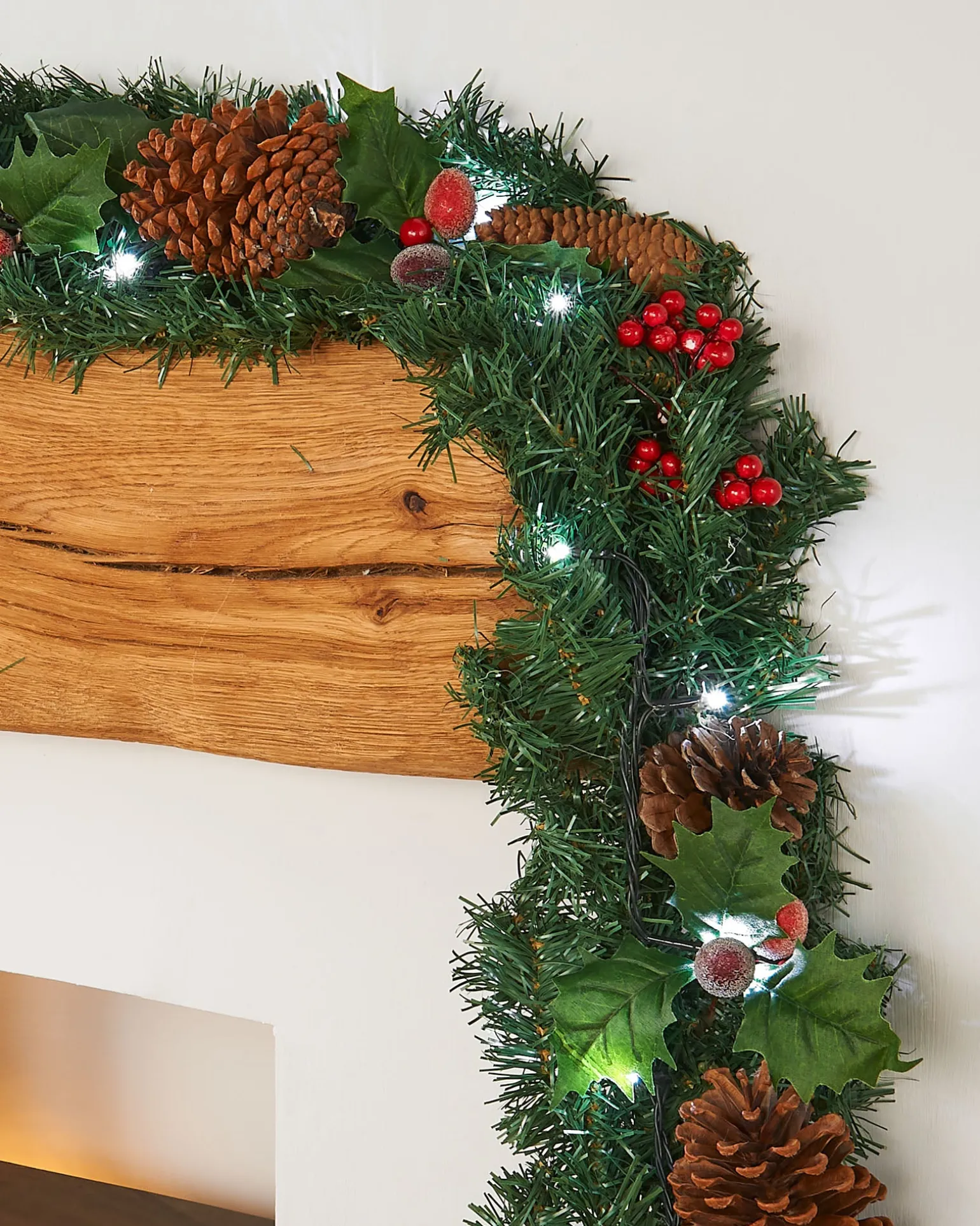 WeRChristmas Pre-Lit Multi-Function Decorated Garland, 9 Ft^ Decorated Garlands|Pre Lit Garlands