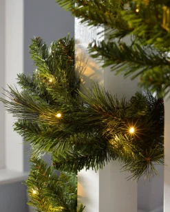 WeRChristmas Pre-Lit Multi-Function Garland, 18 Ft^ Pre Lit Garlands