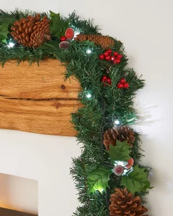 WeRChristmas Pre-Lit Natural Decorated Garland, Pinecones & Berries, 9 Ft^ Decorated Garlands|Pre Lit Garlands