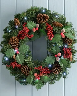 WeRChristmas Pre-Lit Natural Decorated Wreath, Pinecones & Berries, 60 Cm^ Decorated Wreaths|Pre Lit Wreaths