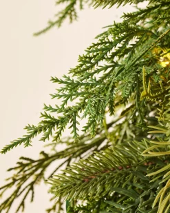 WeRChristmas Pre-Lit Natural Fir Majestic Wreath, 1.5 M^ Extra Large Wreaths|Decorated Wreaths
