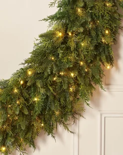 WeRChristmas Pre-Lit Natural Fir Majestic Wreath, 1.5 M^ Extra Large Wreaths|Decorated Wreaths
