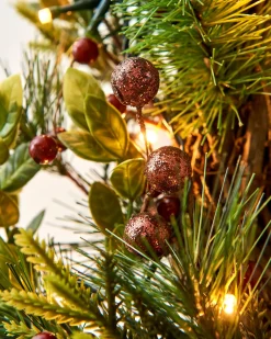 WeRChristmas Pre-Lit Natural Mixed Tip Wreath, 60 Cm^ Decorated Wreaths|Pre Lit Wreaths
