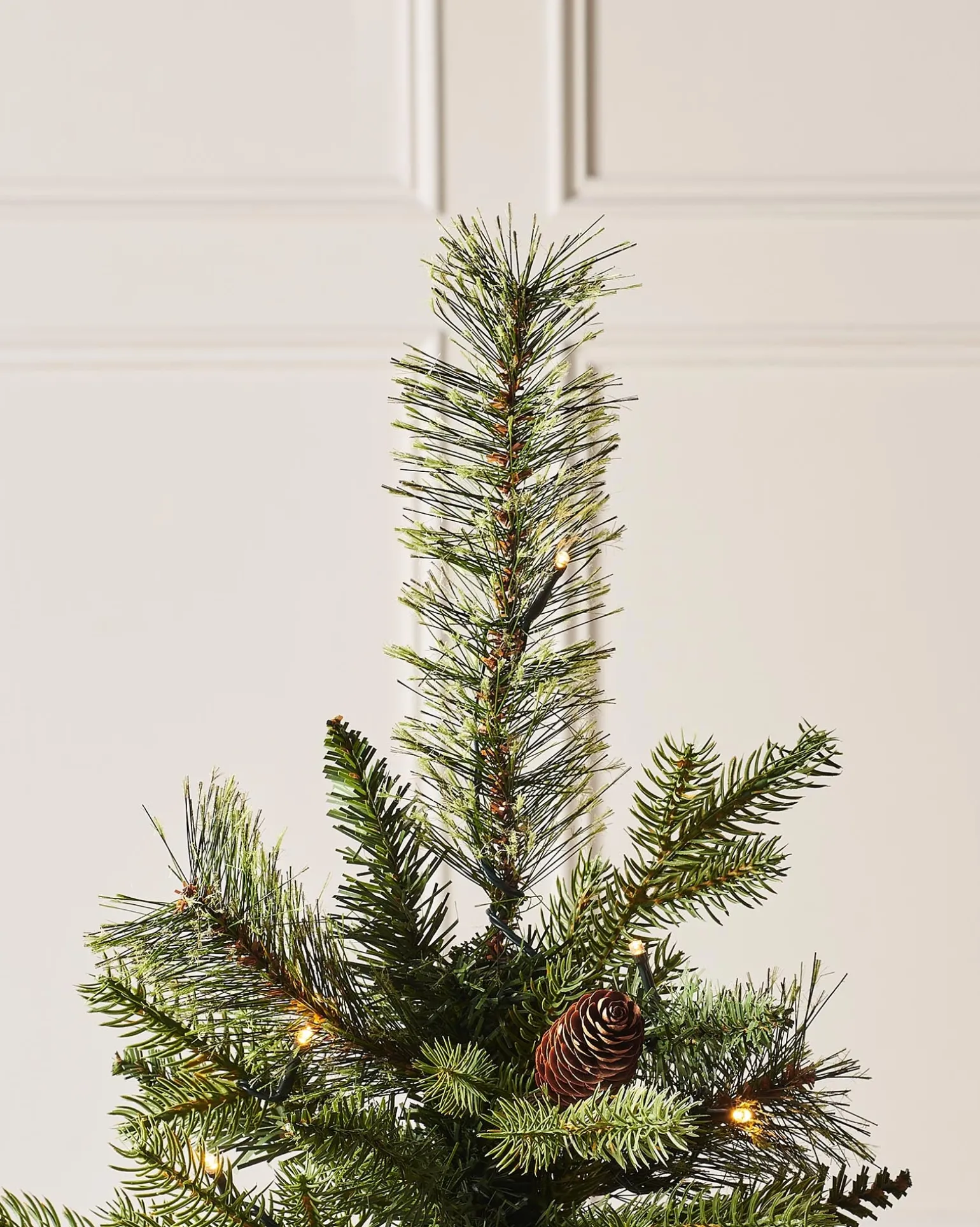 WeRChristmas Pre-Lit Natural Pine Potted Christmas Tree, 3.5 Ft^ Budget Christmas Trees|Potted Christmas Trees