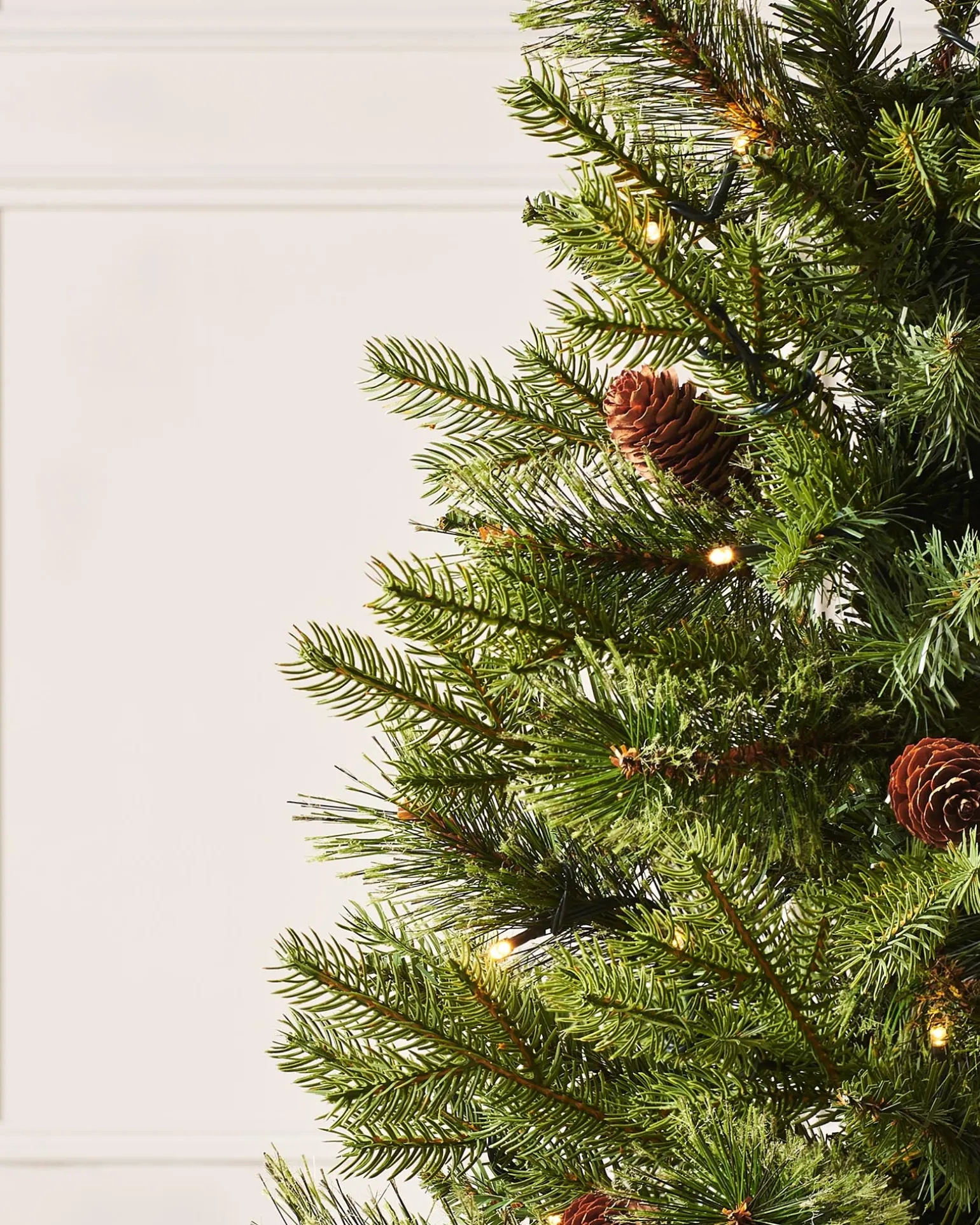 WeRChristmas Pre-Lit Natural Pine Potted Christmas Tree, 3.5 Ft^ Budget Christmas Trees|Potted Christmas Trees