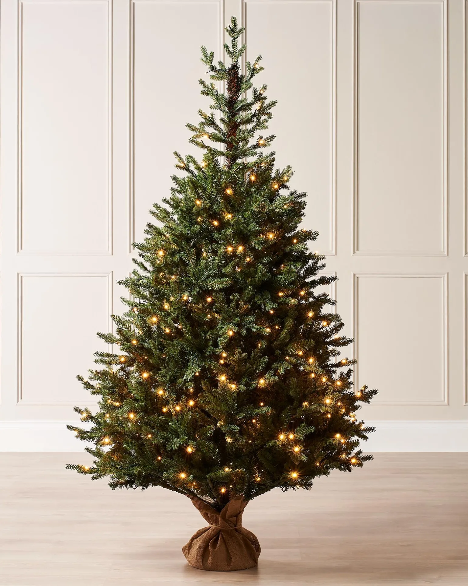 WeRChristmas Pre-Lit Norway Spruce Potted Christmas Tree, 6 Ft^ Potted Christmas Trees|Pre Lit Christmas Trees