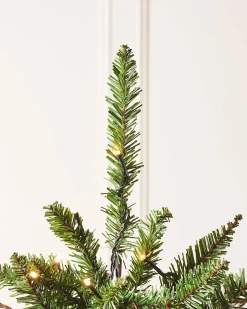 WeRChristmas Pre-Lit Pines & Berries Potted Christmas Tree, 4.5 Ft^ Premium Christmas Trees|Potted Christmas Trees