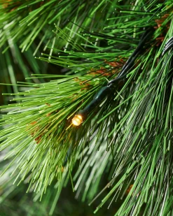 WeRChristmas Pre-Lit Portland Spruce Christmas Tree, 7.5 Ft^ Premium Christmas Trees|Pre Lit Christmas Trees
