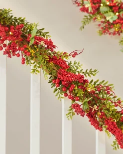 WeRChristmas Pre-Lit Red Berry Garland, 9 Ft^ Decorated Garlands|Pre Lit Garlands