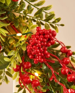 WeRChristmas Pre-Lit Red Berry Garland, 9 Ft^ Decorated Garlands|Pre Lit Garlands