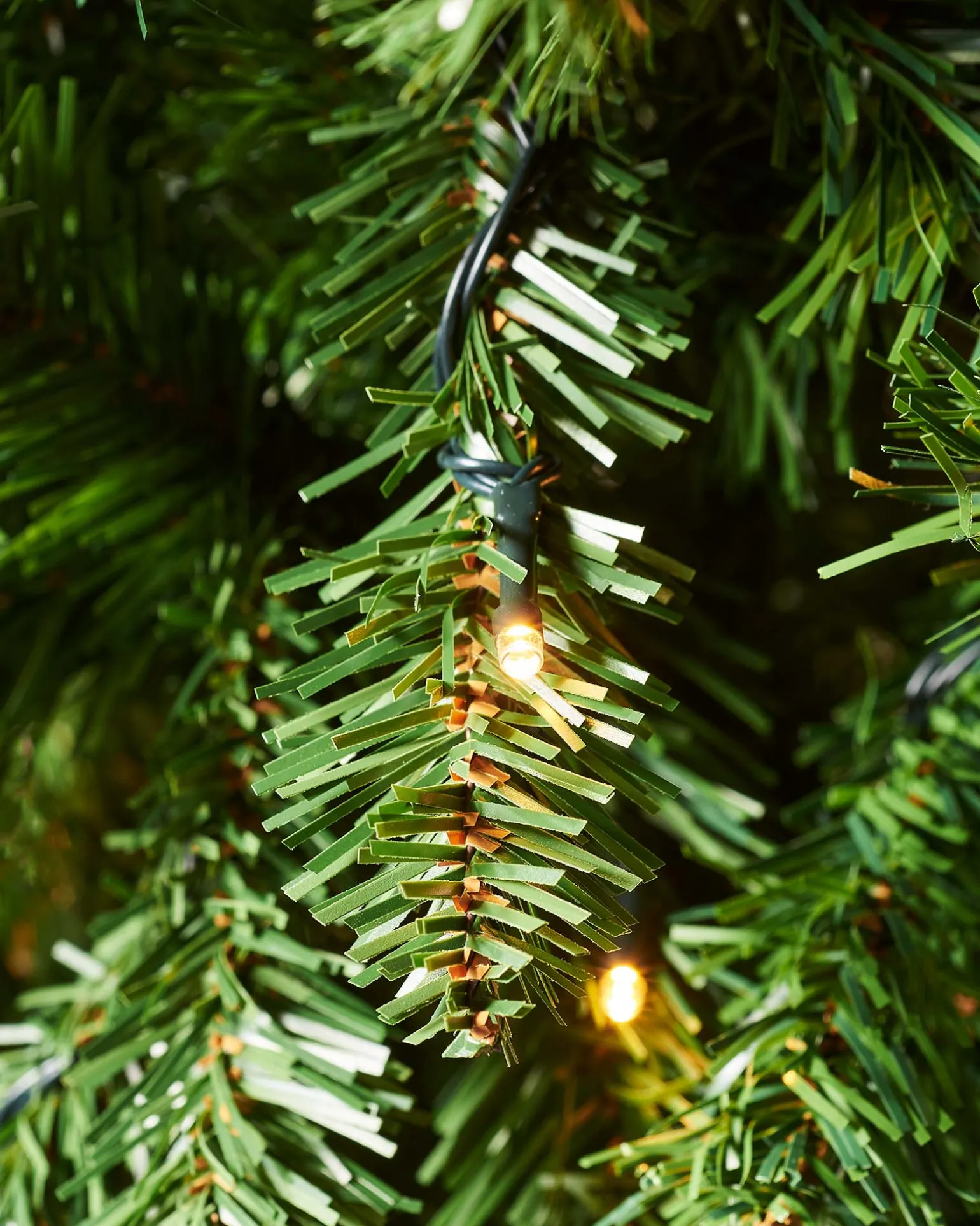 WeRChristmas Pre-Lit Slim Christmas Tree, 6 Ft^ Budget Christmas Trees|Pre Lit Christmas Trees