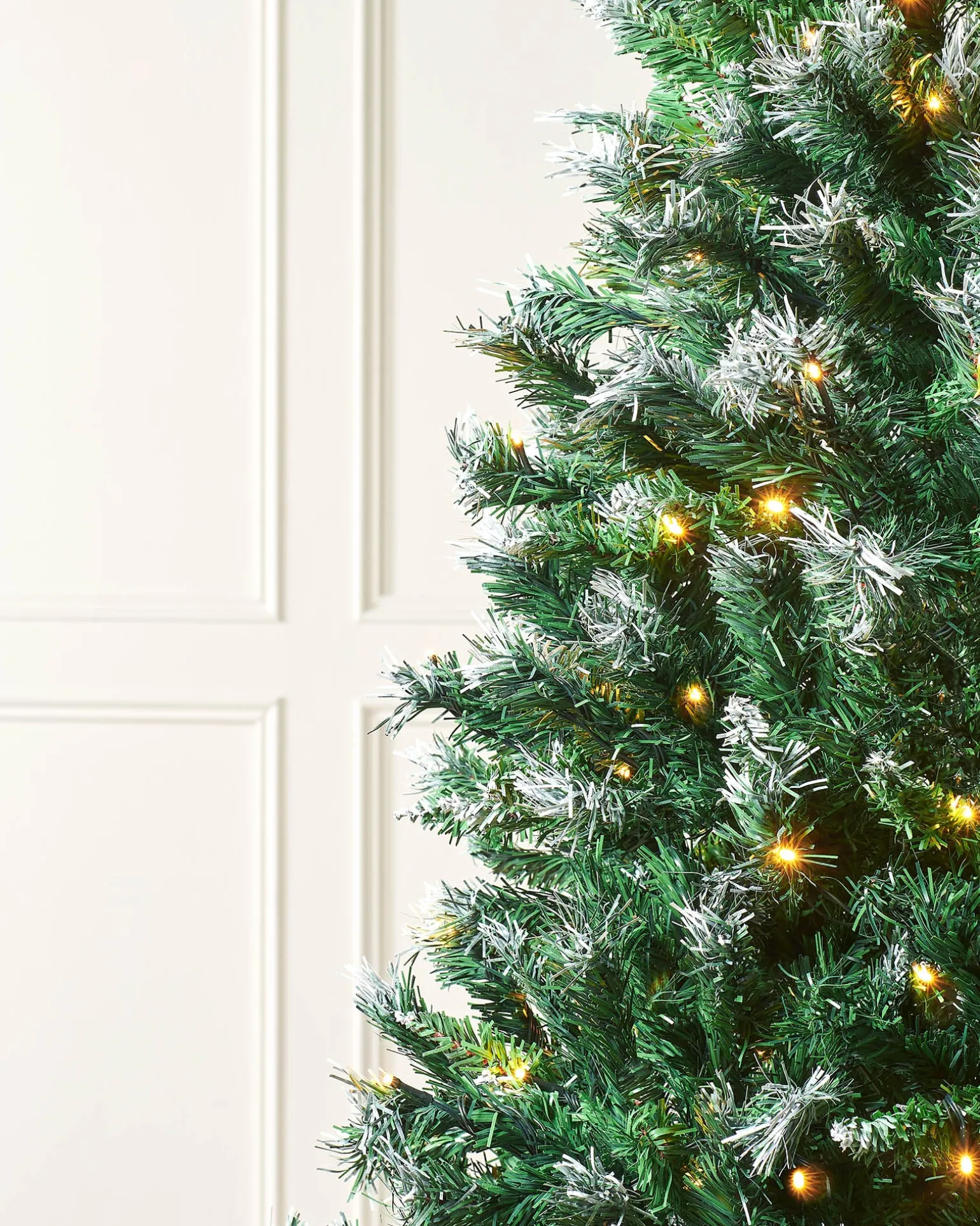 WeRChristmas Pre-Lit Snow Flocked Mixed Pine Christmas Tree, 7 Ft^ Budget Christmas Trees|Snow Flocked Christmas Trees