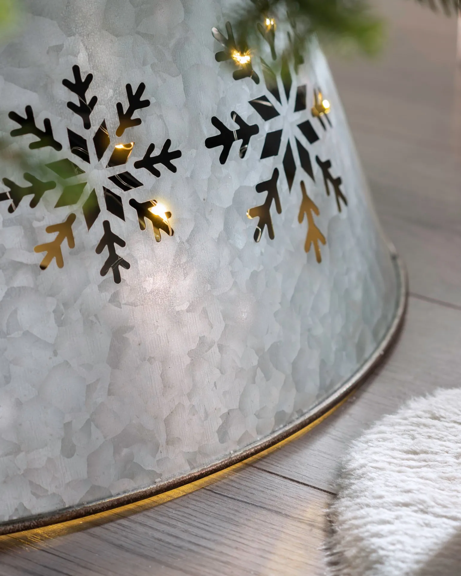 WeRChristmas Pre-Lit Snowflake Tree Collar, 55 Cm^ Skirts & Collars