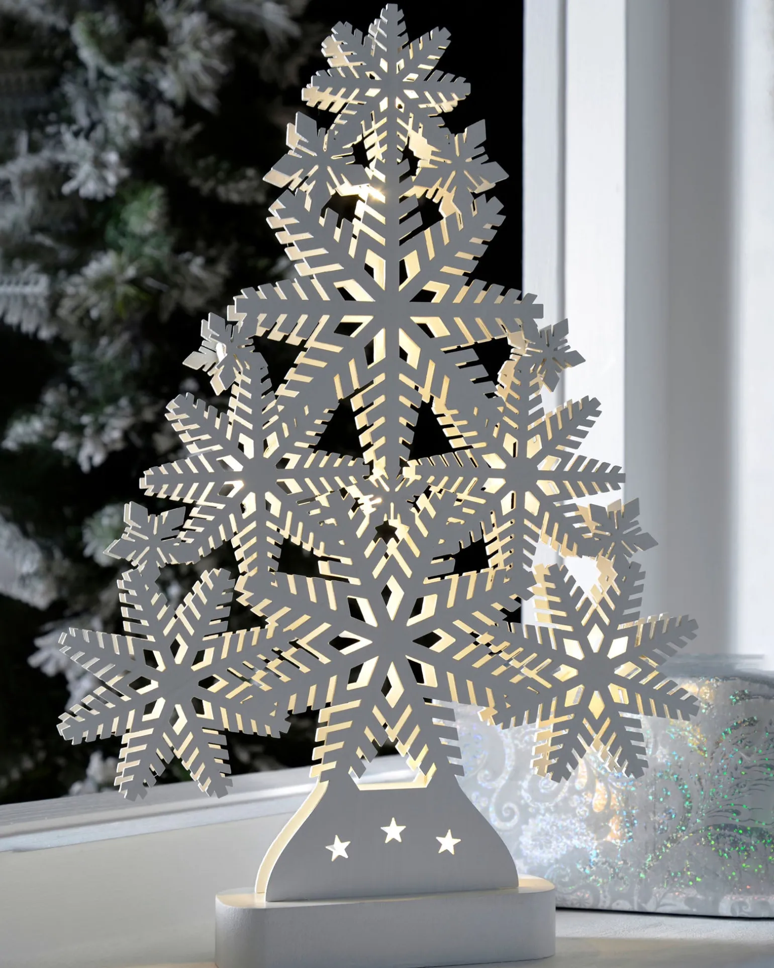WeRChristmas Pre-Lit Snowflake Tree Table Christmas Decoration, 39.5 Cm^ Table Decorations