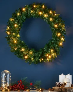 WeRChristmas Pre-Lit Timberland Spruce Wreath, 60 Cm^ Plain Wreaths|Pre Lit Wreaths