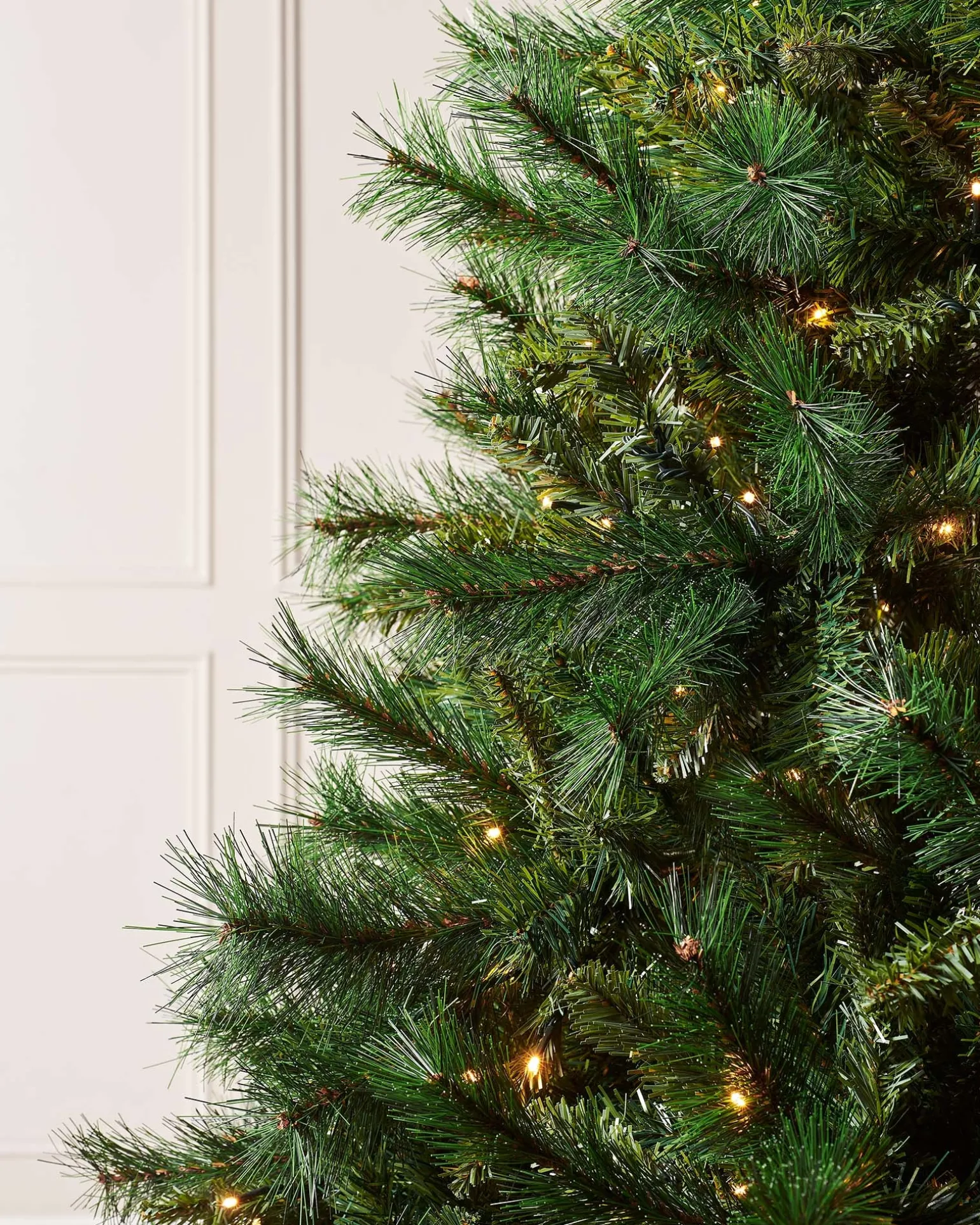 WeRChristmas Pre-Lit Victorian Pine Christmas Tree, 6 Ft^ Pre Lit Christmas Trees