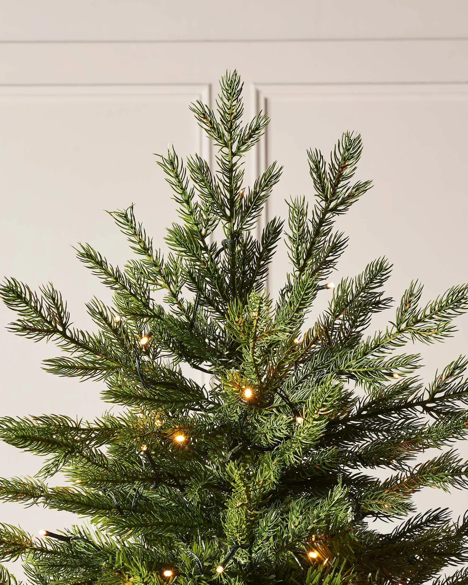 WeRChristmas Pre-Lit Windsor Fir Christmas Tree, 5 Ft^ Premium Christmas Trees|Budget Christmas Trees