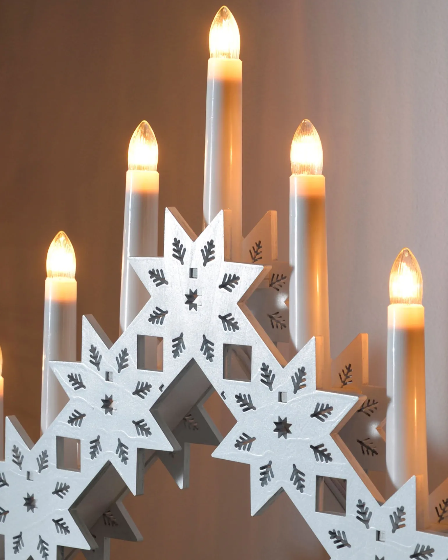 WeRChristmas Pre-Lit Wooden Candle Bridge, White^ Table Decorations