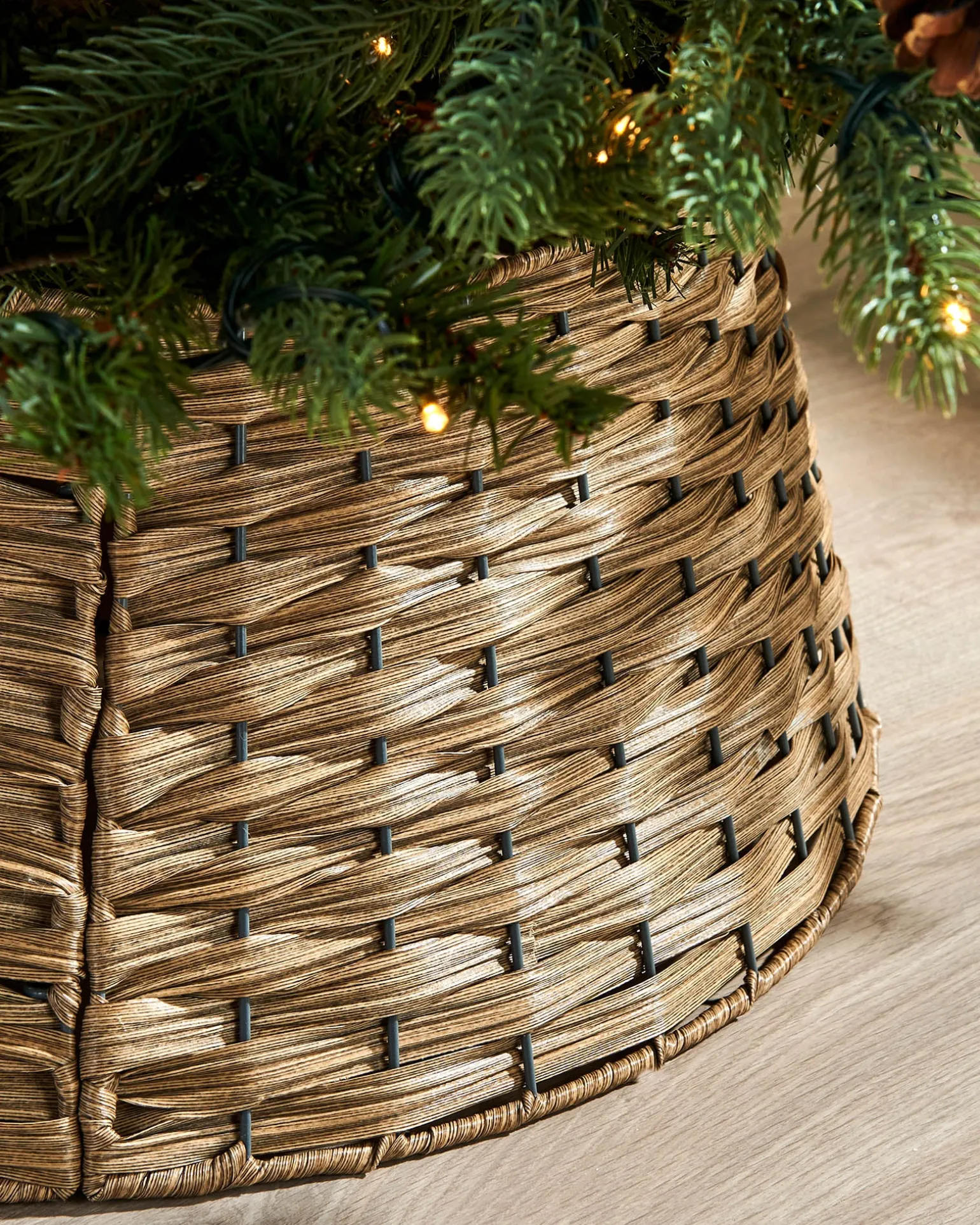 WeRChristmas Rattan Tree Collar, Light Brown, 65 Cm^ Skirts & Collars