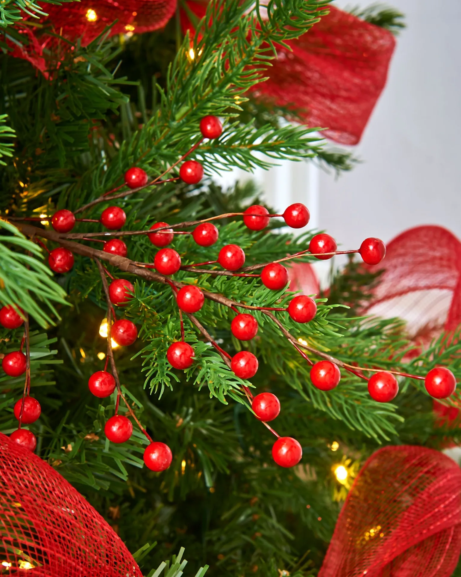 WeRChristmas Red Berry Christmas Tree Spray, 45 Cm^ Flowers & Foliage|Flowers & Foliage