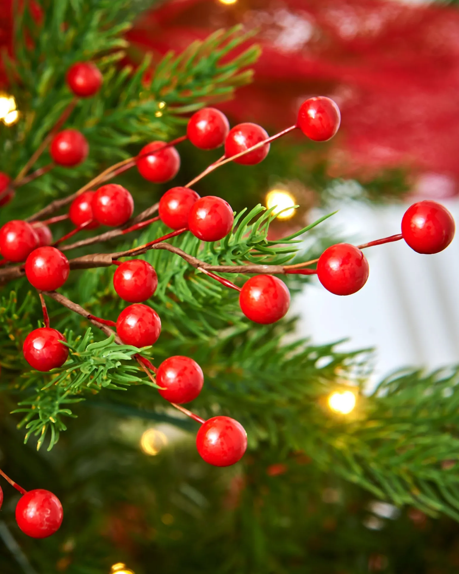 WeRChristmas Red Berry Christmas Tree Spray, 45 Cm^ Flowers & Foliage|Flowers & Foliage