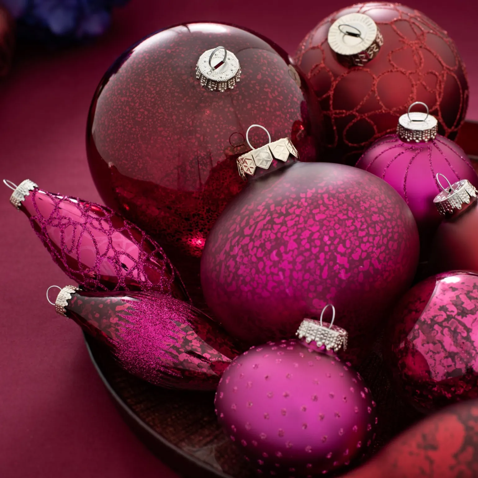 WeRChristmas Ruby Glass Baubles, 3 Pack, 10 Cm^ Glass Baubles