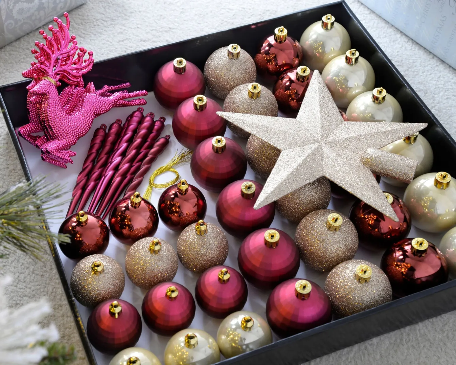 WeRChristmas Ruby/Gold Shatterproof Baubles Set, 50 Pack, 6 Cm^ Shatterproof Baubles