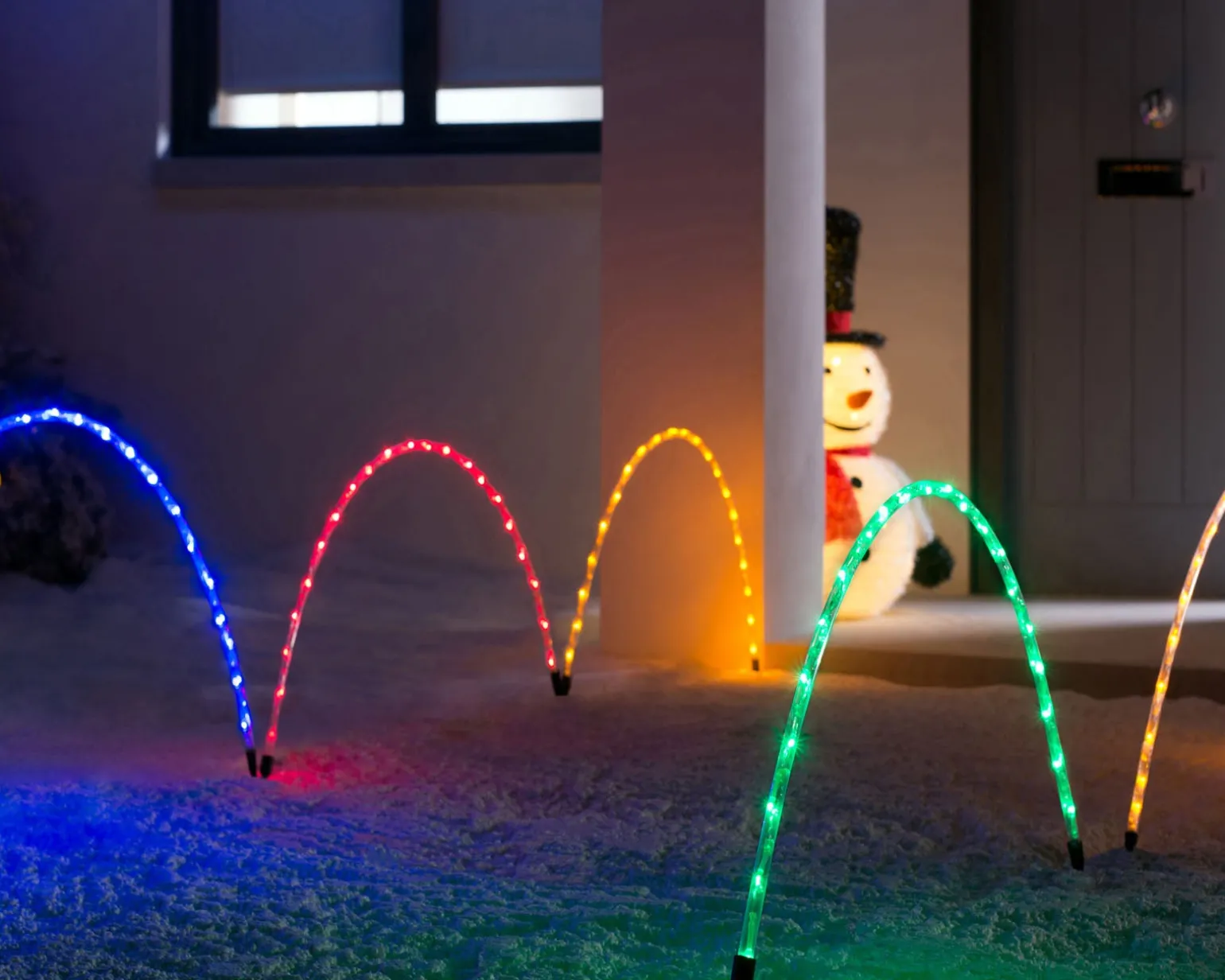 WeRChristmas Set Of 8 Pre-Lit Arch Pathway Chasing Lights, 92 Cm^ Pathway Lights