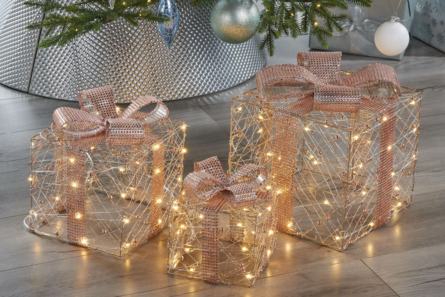 WeRChristmas Set Of 3 Pre-Lit Gift Boxes, Rose Gold, 40 Cm^ Table Decorations