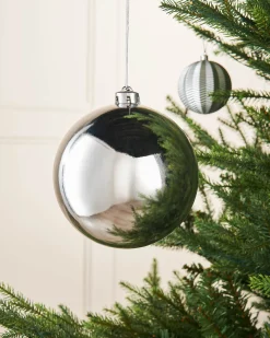 WeRChristmas Silver Large Gloss Shatterproof Bauble, 15 Cm^ Oversized Baubles|Shatterproof Baubles