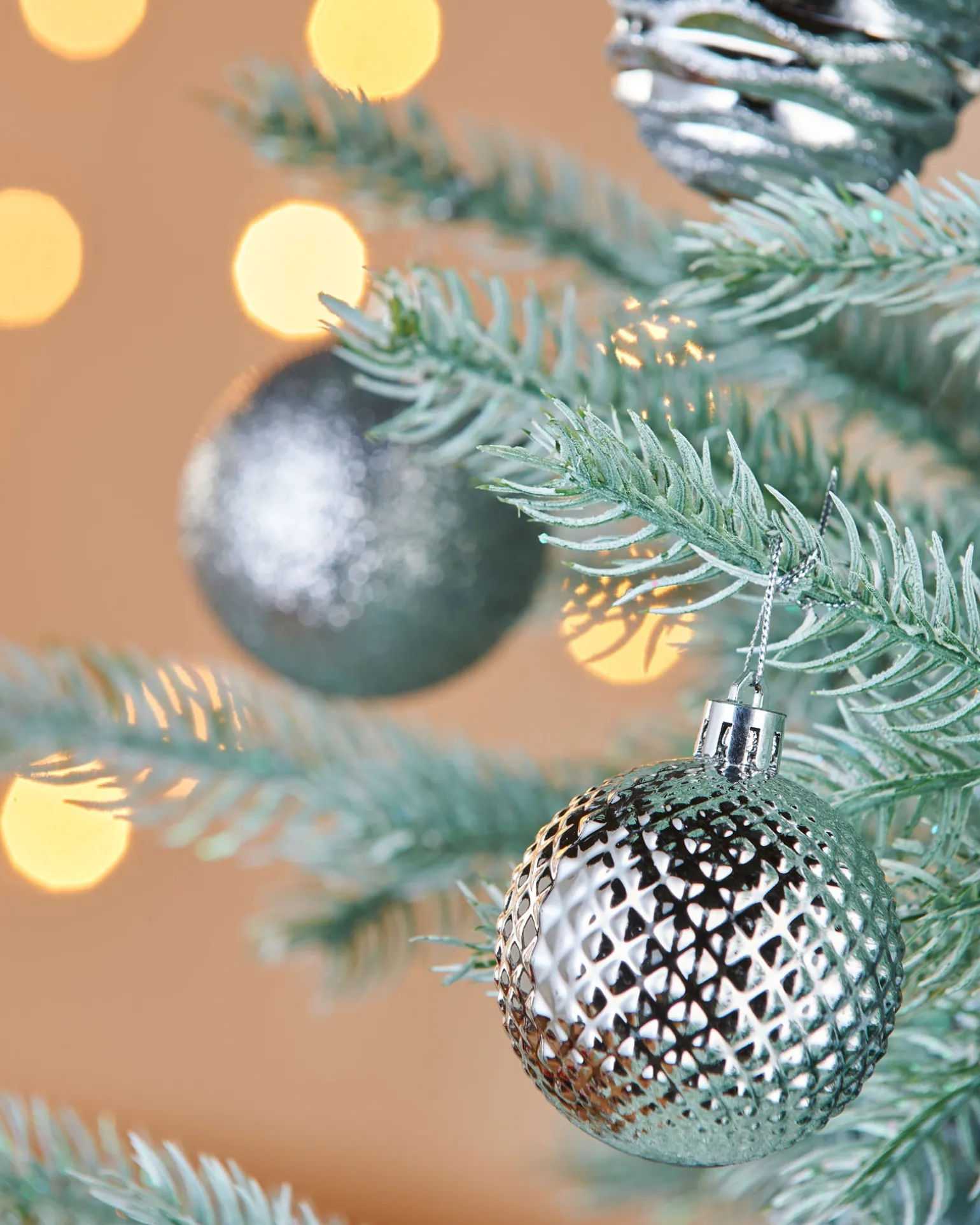 WeRChristmas Silver Shatterproof Baubles, 50 Pack, 6 Cm^ Shatterproof Baubles