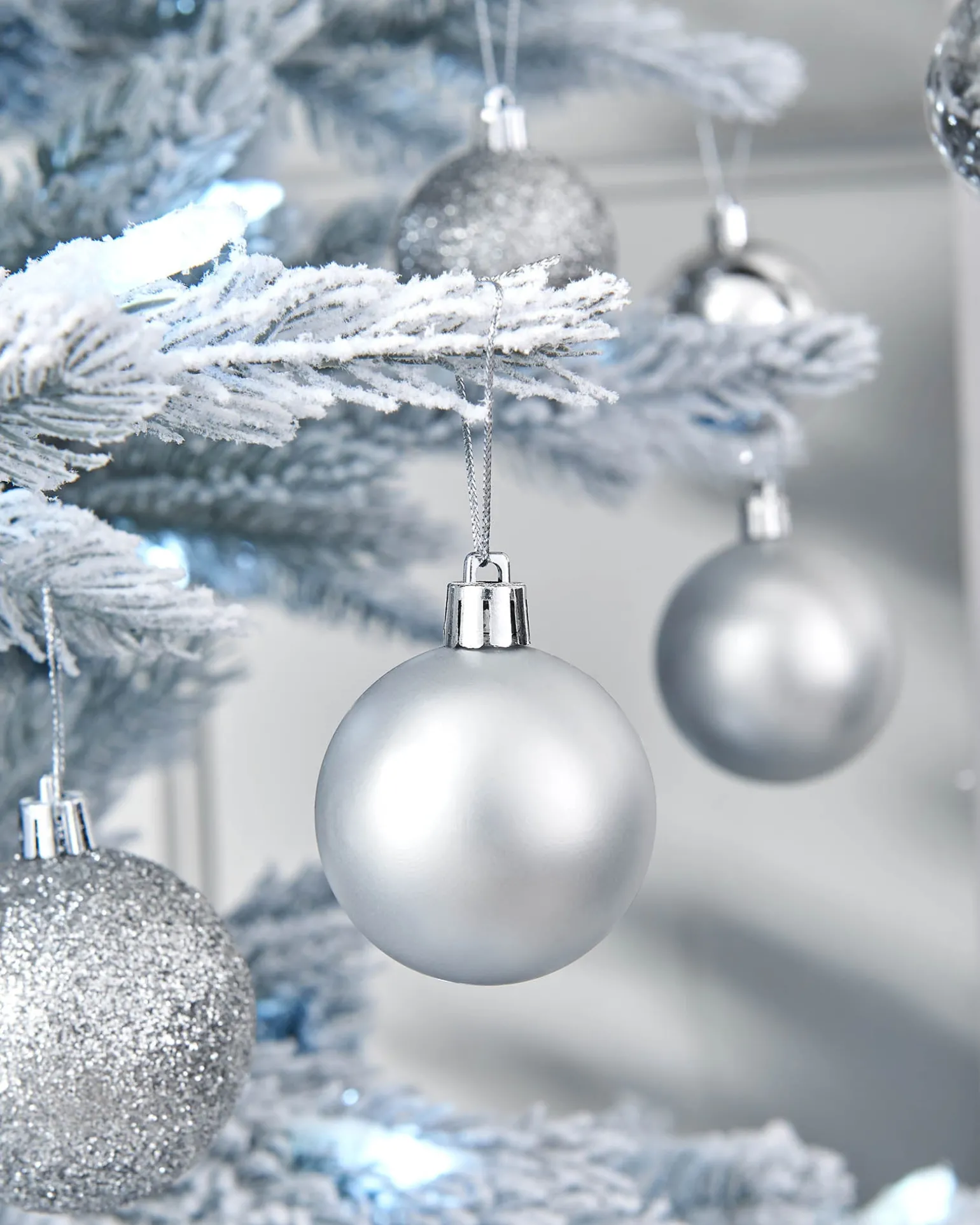 WeRChristmas Silver Shatterproof Bauble, 50 Pack^ Shatterproof Baubles