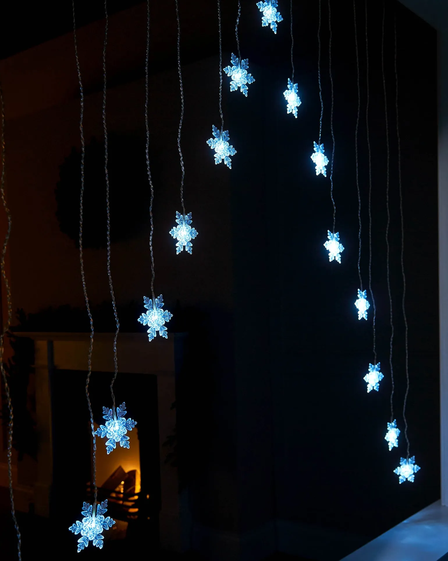 WeRChristmas Snowflake Curtain Net Light, White, 1.2 M^ Window Silhouettes|Curtain & Net Lights