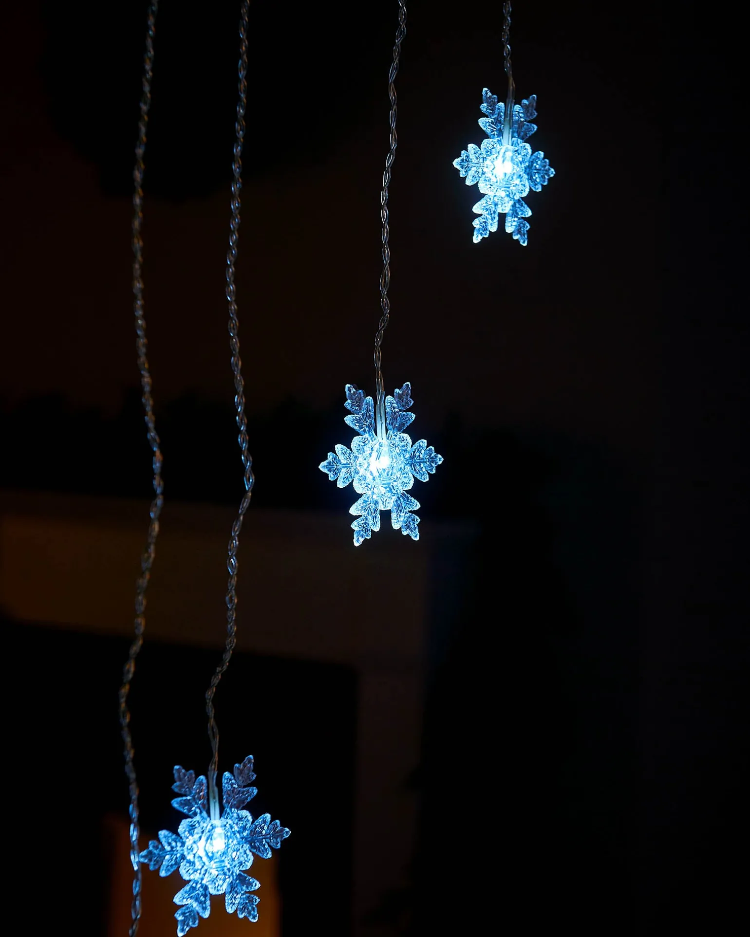 WeRChristmas Snowflake Curtain Net Light, White, 1.2 M^ Window Silhouettes|Curtain & Net Lights