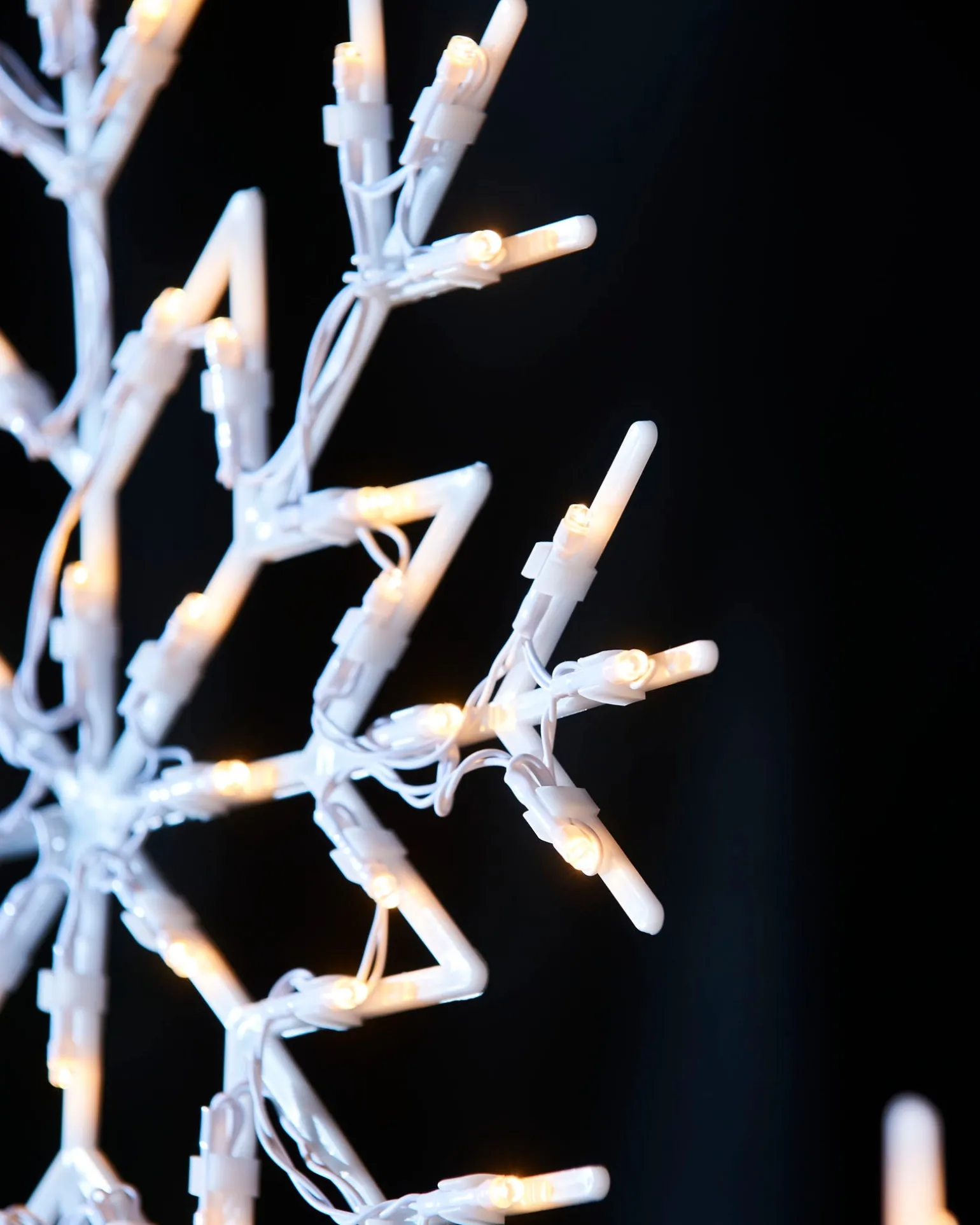 WeRChristmas Snowflake Silhouette, Warm White, 36 Cm^ Window Silhouettes|Festive Star, Snowflake & Sign Lights