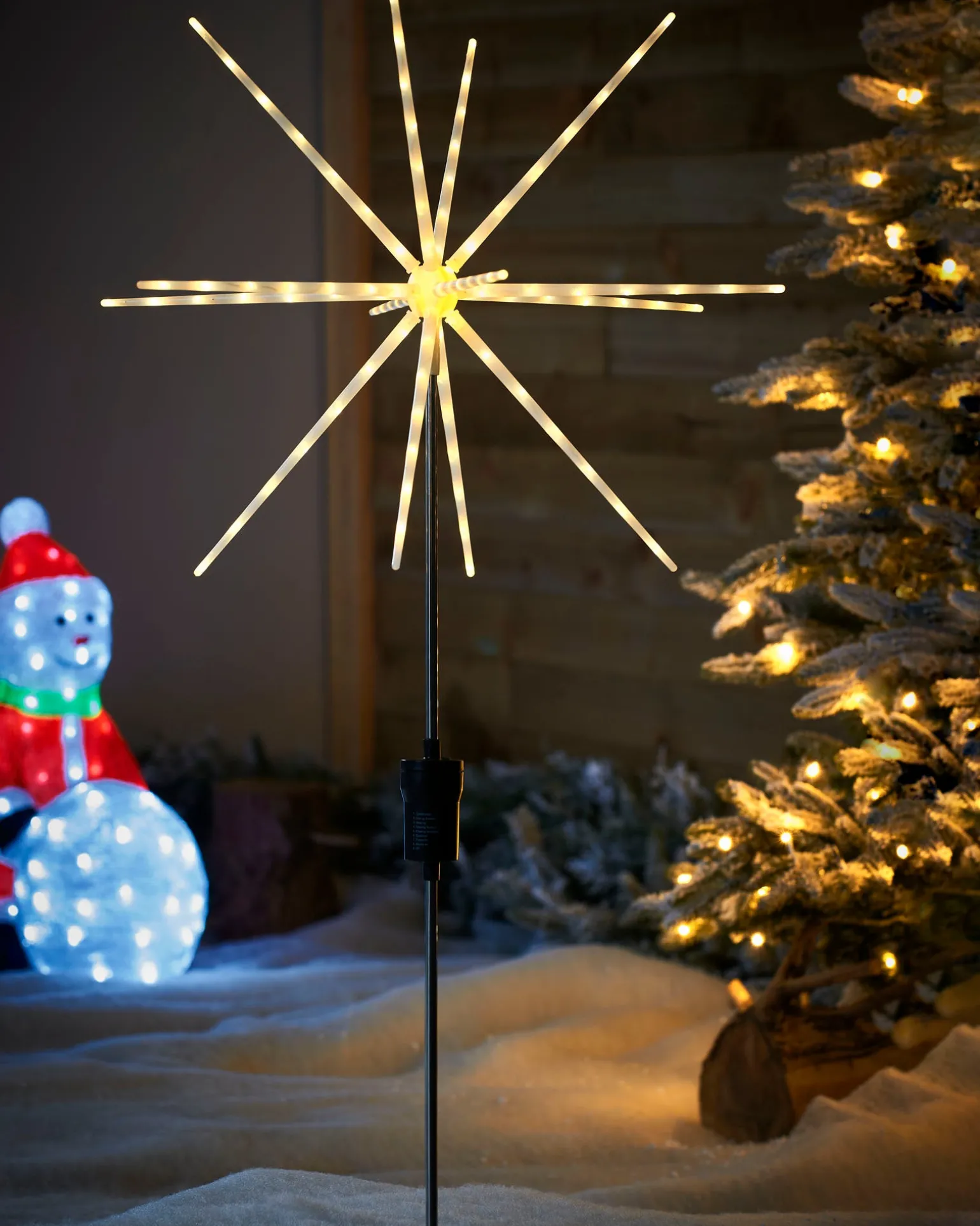 WeRChristmas Starburst Pathway Stake Light, Warm White, 98 Cm^ Festive Star, Snowflake & Sign Lights|Pathway Lights