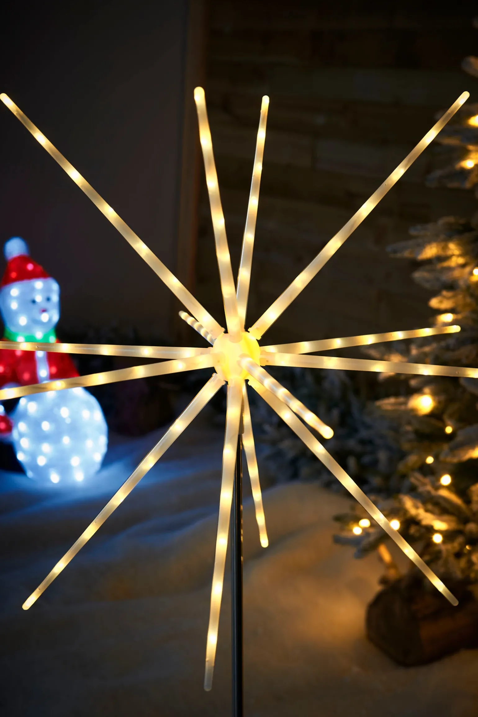 WeRChristmas Starburst Pathway Stake Light, Warm White, 98 Cm^ Festive Star, Snowflake & Sign Lights|Pathway Lights