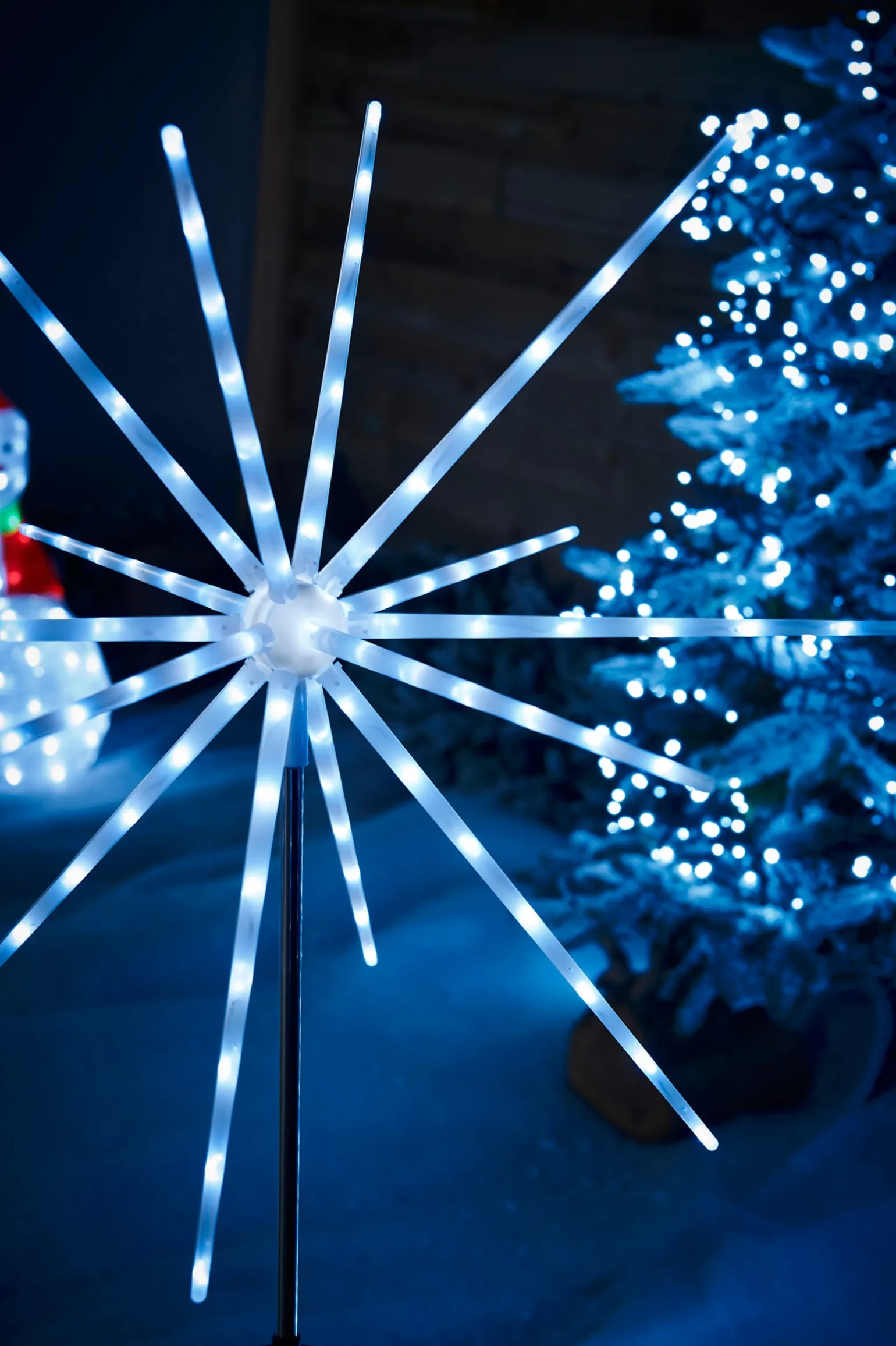 WeRChristmas Starburst Pathway Stake Light, Ice White, 98 Cm^ Festive Star, Snowflake & Sign Lights|Pathway Lights